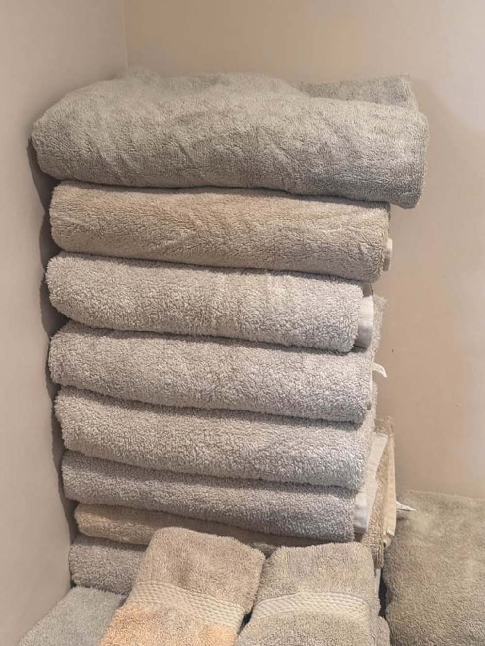 37 Used towels mix